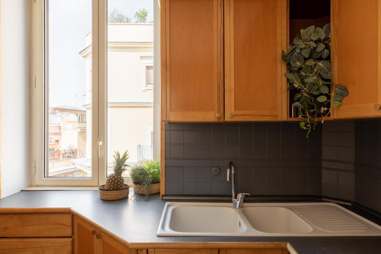 Appartement Iflat Veneto Area'S Penthouse à Rome Extérieur photo